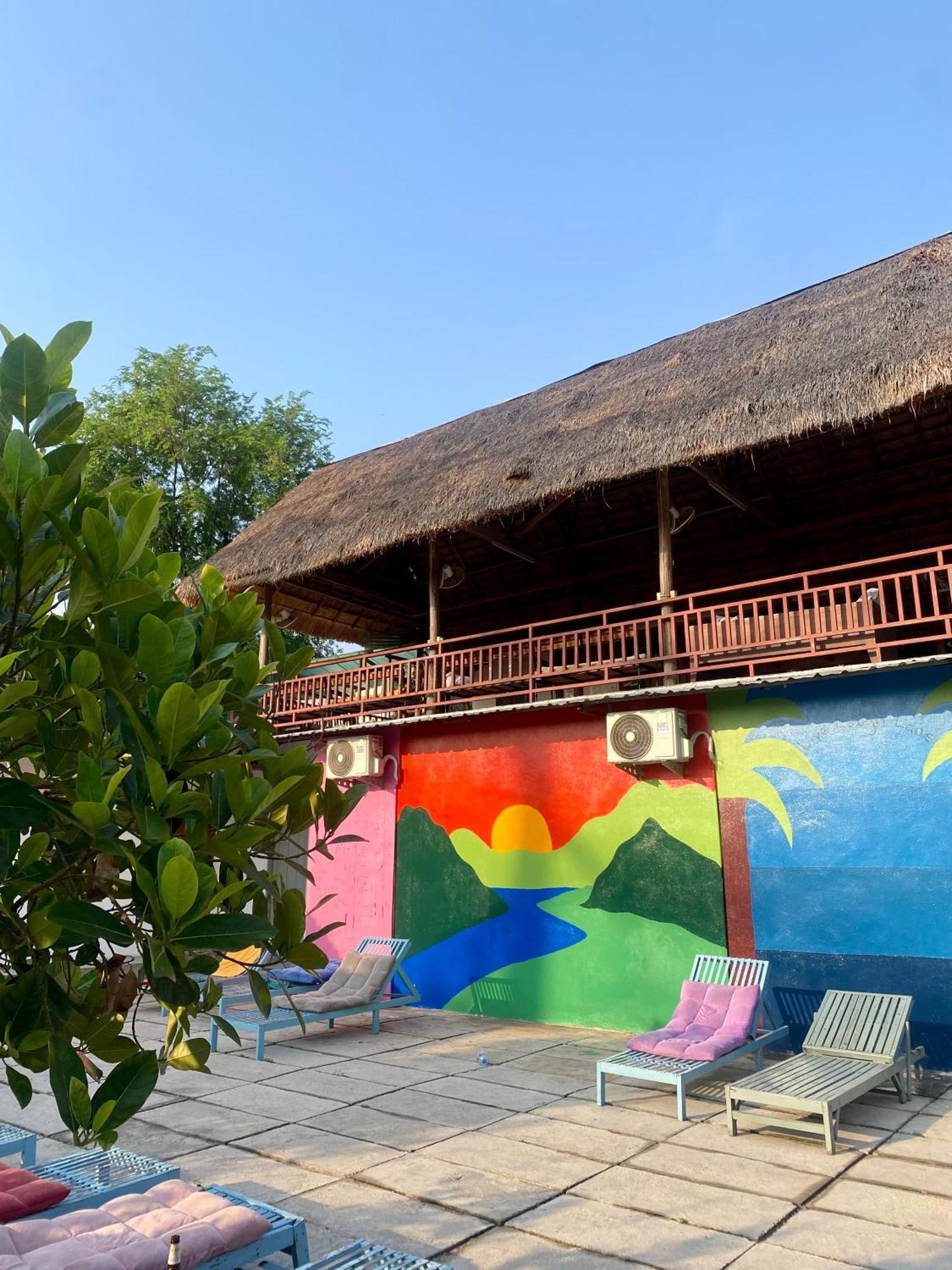 Sunrise Riverside Pool Hostel Luang Prabang Exterior foto